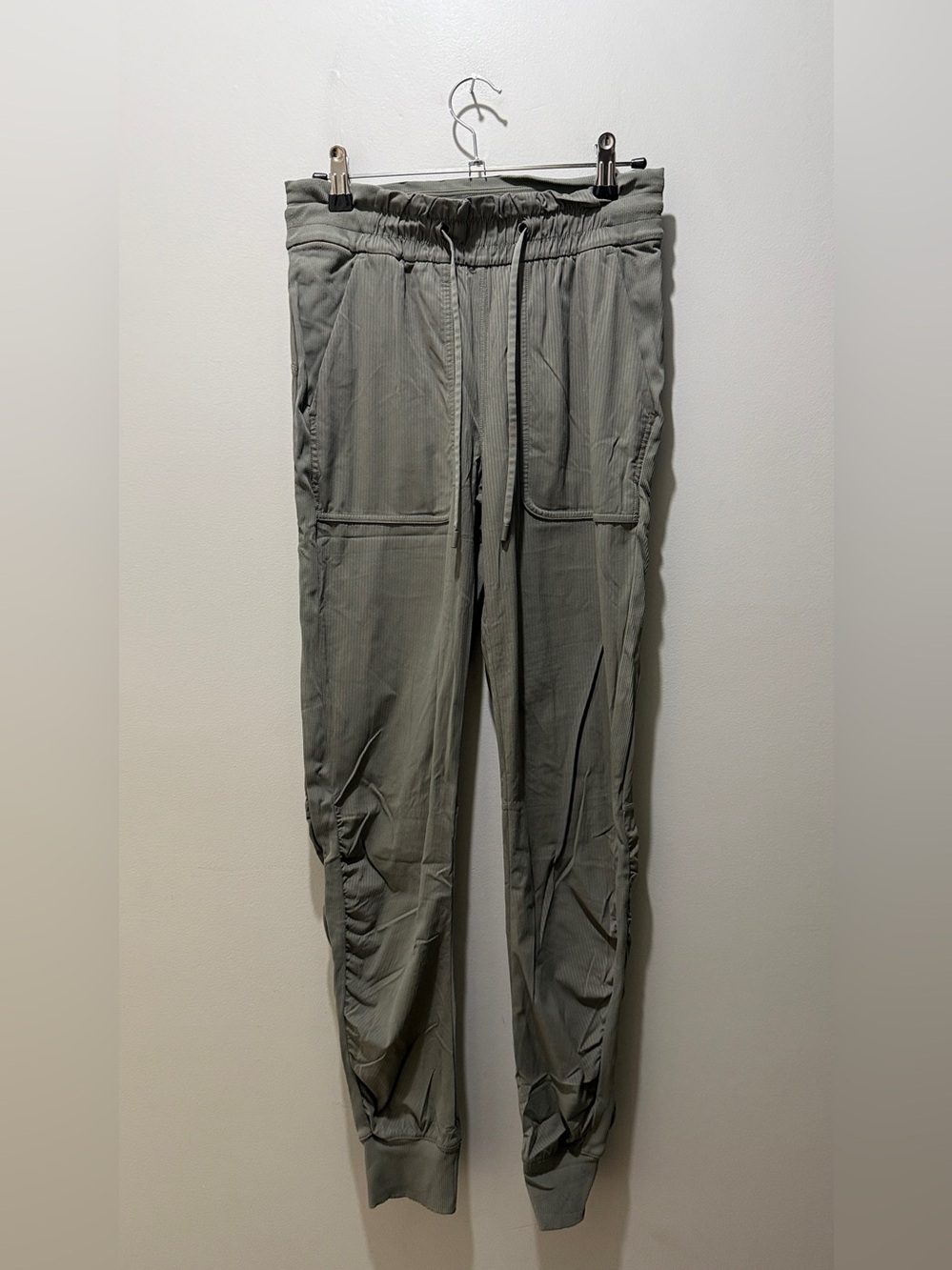 Lululemon Beyond the Studio Jogger
Grey Sage - Picture 4 of 9